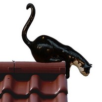dachschmuck-dachkatze auf ziegel