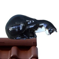 dachschmuck, lauernde katze