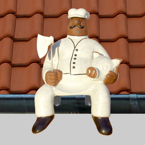 metzger als dachrinnenfigur mit beil und schweinekopf unterm arm, weiss glasiert mit edelstahlhalterung