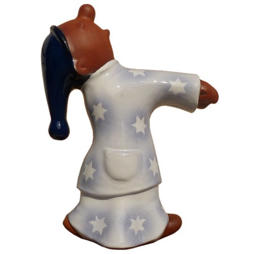 schlafwandler mit sternenkleid und blauer Mütze